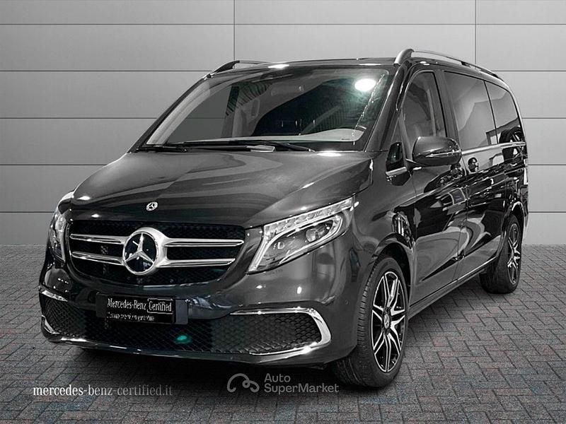 Usata Mercedes V300 239 CV (175 kW) 2022 Nero metallizzato Monovolume