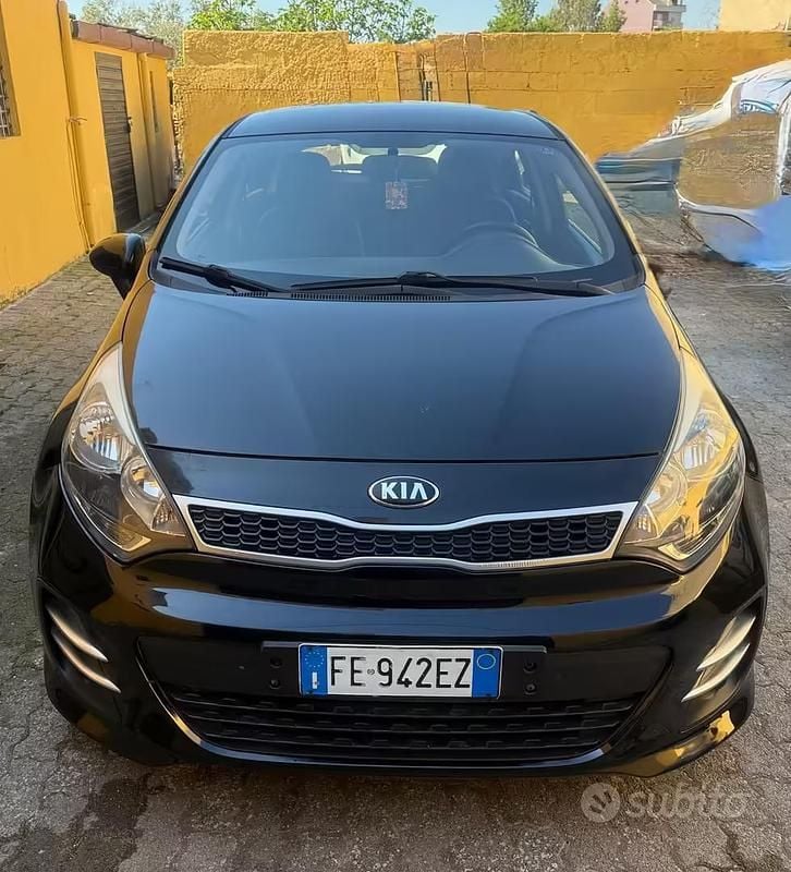 Usata Kia Rio Active 75 CV (55 kW) 2016 Nero Utilitaria