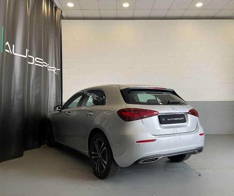 Usata Mercedes A180 Advanced 136 CV (100 kW) 2023 Argento Berlina