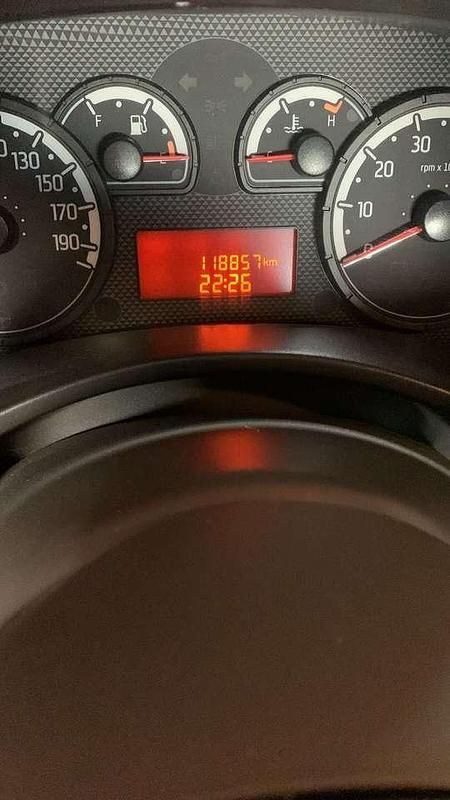 Usata Fiat Panda 4x4 Cross 75 CV (55 kW) 2011 Verde / metallizzato Utilitaria