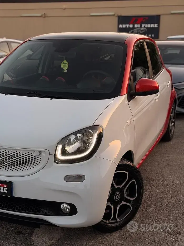 Usata Smart ForFour 90 CV (66 kW) 2016 Bianco Utilitaria