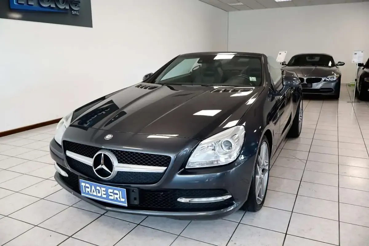 Usata Mercedes SLK200 184 CV (135 kW) 2012 Grigio scuro Cabrio