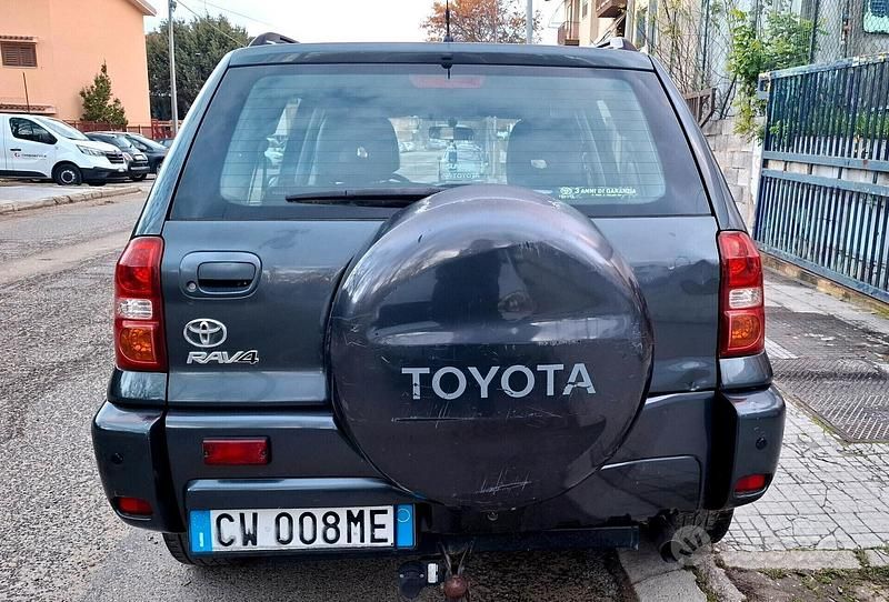 Second-hand Toyota RAV4 Sol 116 CP (85 kW) 2005 Gri SUV