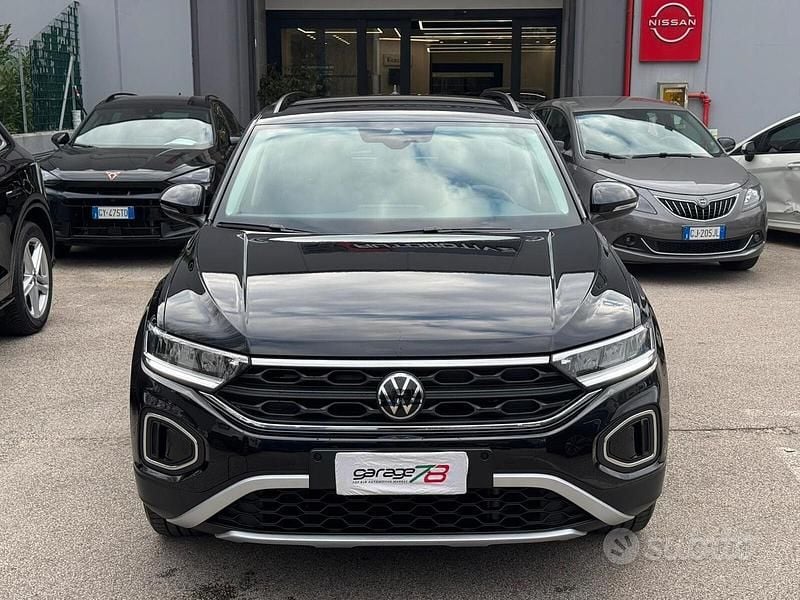 Usata VW T-Roc Life 116 CV (85 kW) 2022 Nero SUV