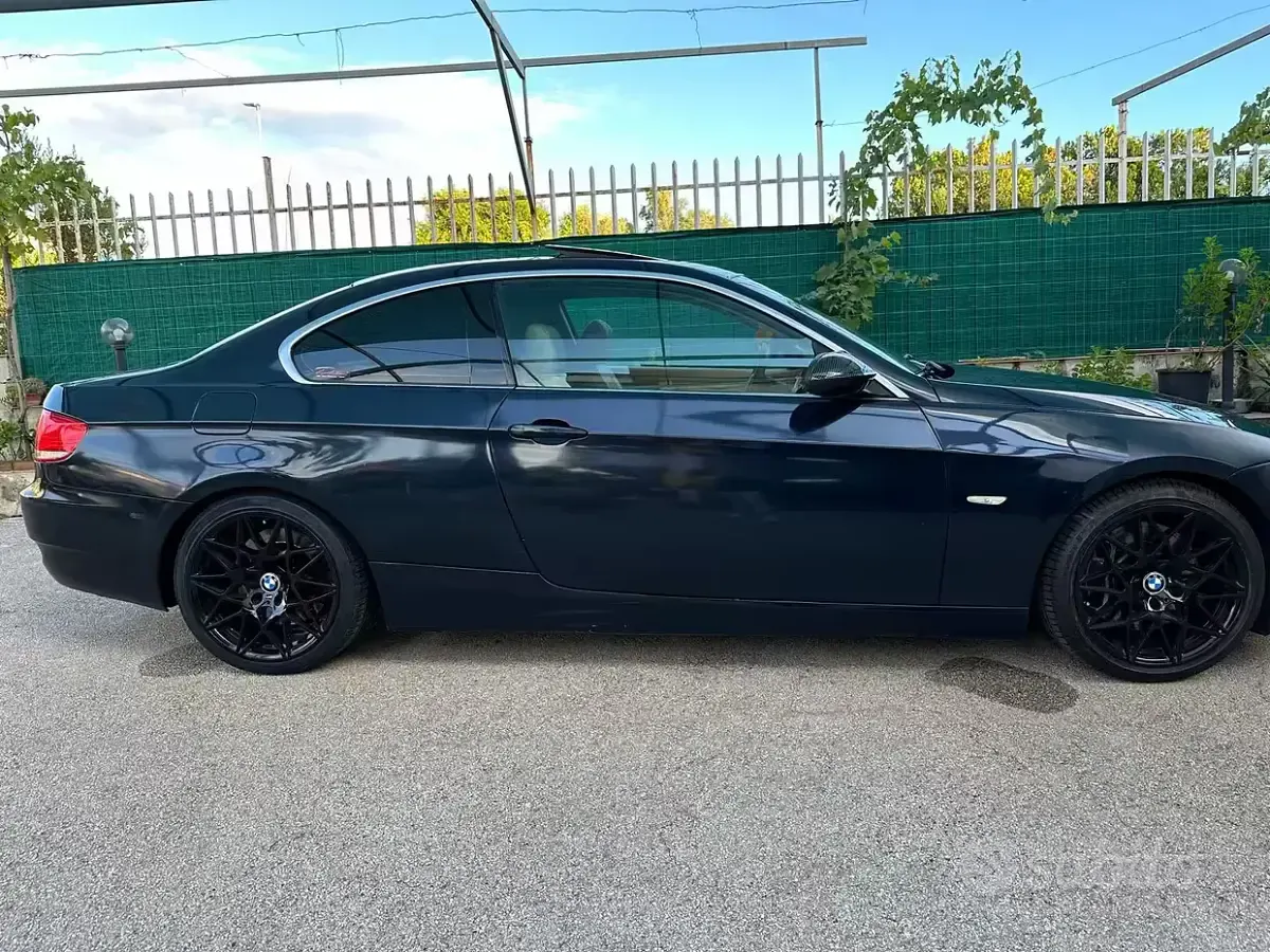 Usata BMW 330 Efficient Dynamics 231 CV (169 kW) 2006 Bluazzurro Coupé