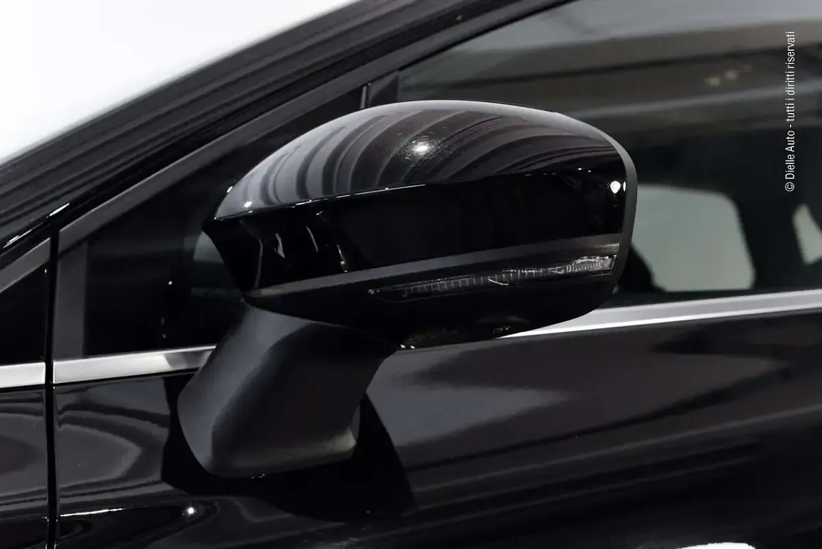Usata Renault Symbioz Iconic 143 CV (105 kW) 2025 Noir étoilé metallizzato SUV
