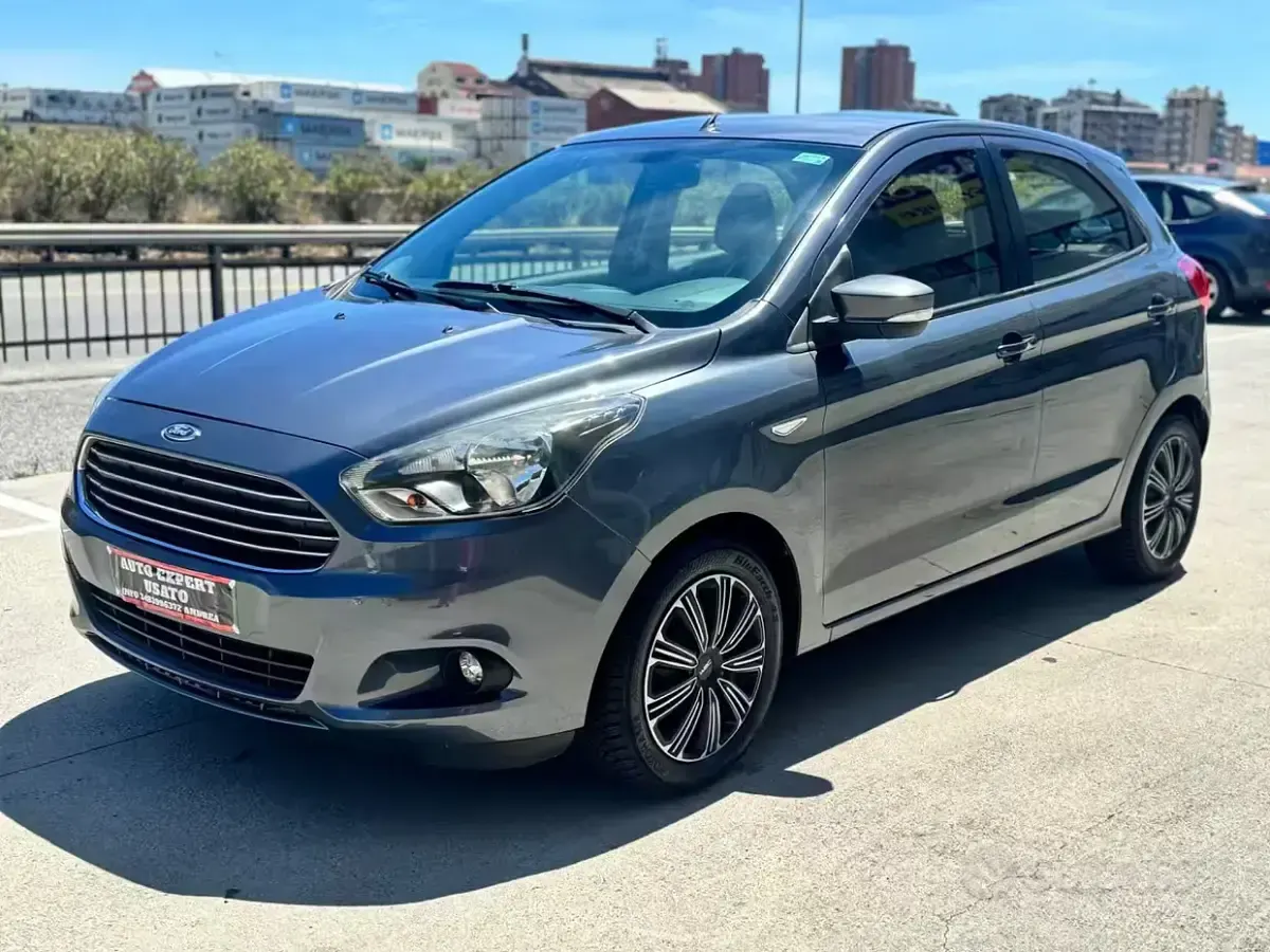 Usata Ford Ka Plus Titanium 71 CV (52 kW) 2016 Grigio Utilitaria