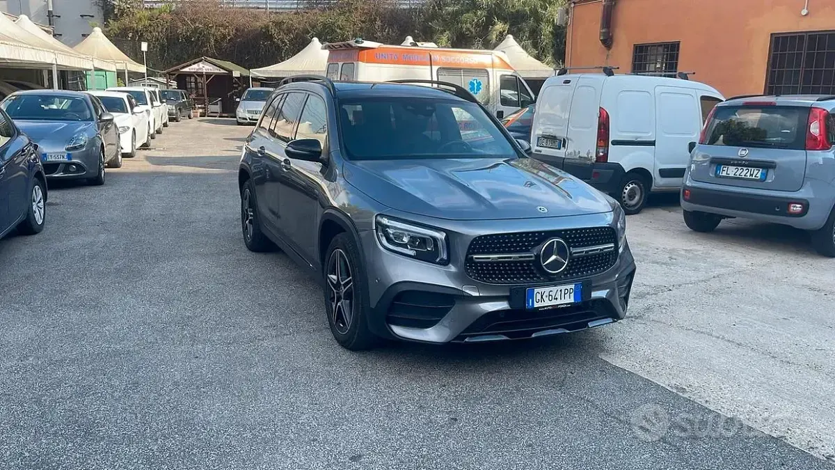 Usata Mercedes GLB200 Premium 150 CV (110 kW) 2022 Grigio SUV