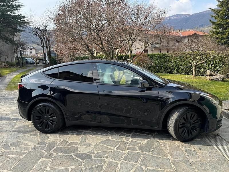 Usata Tesla Model Y 250 kW (340 CV) 2022 Nero SUV
