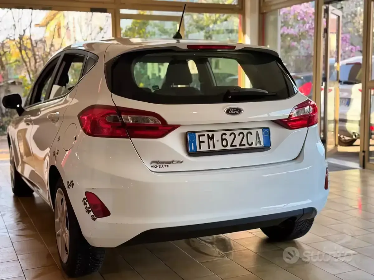 Usata Ford Fiesta Titanium 85 CV (62 kW) 2017 Bianco Utilitaria