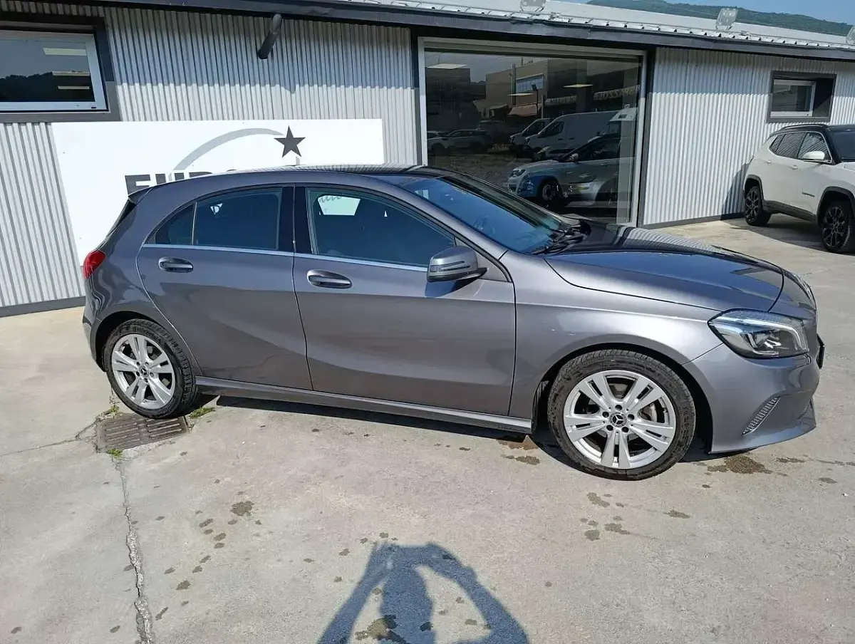 Usata Mercedes A180 109 CV (80 kW) 2018 Grigio Berlina