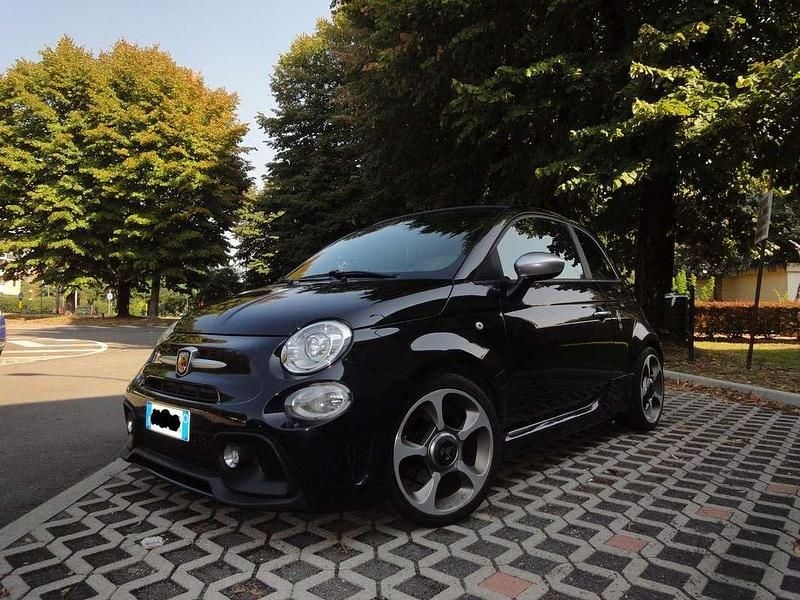 Nero Usata 2023 Abarth 595 Turismo Due volumi | 19.900 € (Buon prezzo) - Immagine 1/4