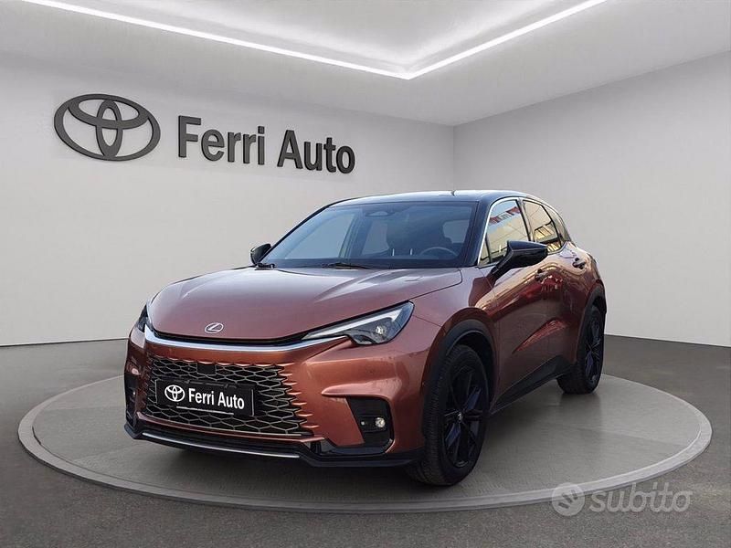 Usata Lexus LBX 136 CV (100 kW) 2024 Grigio SUV