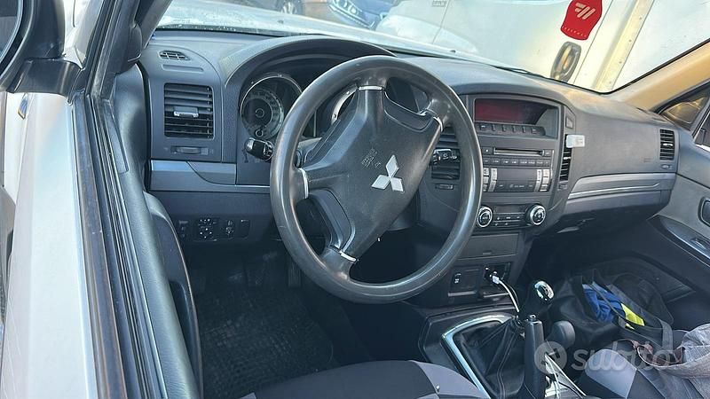 Usata Mitsubishi Pajero 200 CV (147 kW) 2011 Bianco SUV