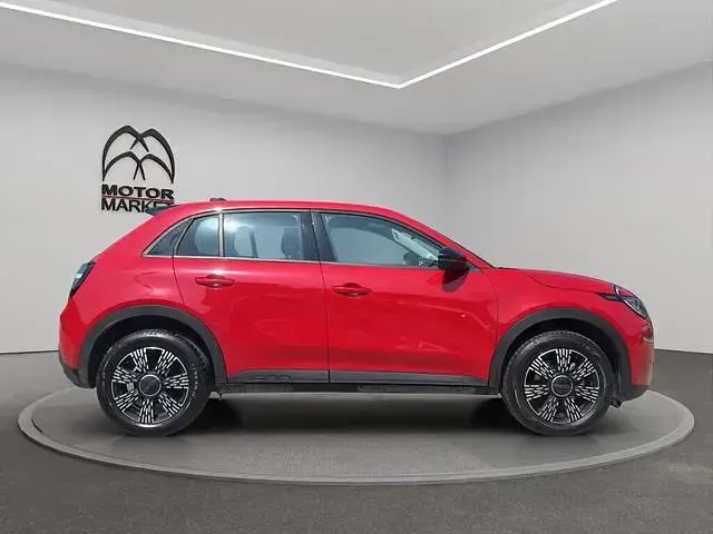 Usata Fiat 600 Pop 145 CV (106 kW) 2025 Rosso SUV