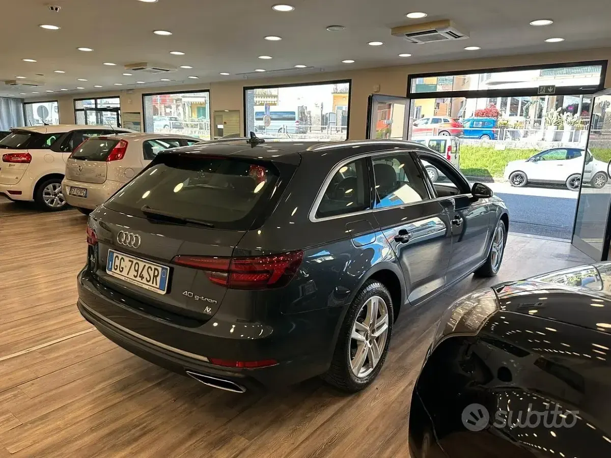 Usado Audi A4 170 CV (125 kW) 2019 Gris Familiar