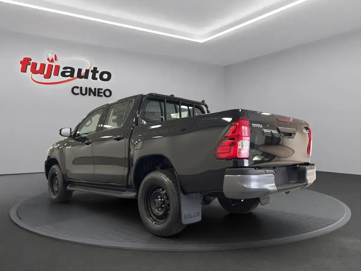 Nuova Toyota HiLux Comfort 150 CV (110 kW) 2026 Deep black met Pick-up