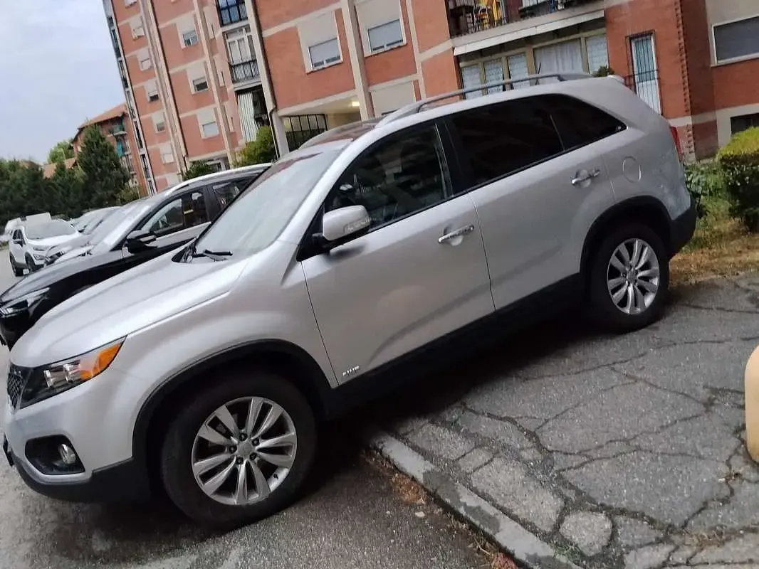 Usata Kia Sorento Active 197 CV (144 kW) 2011 Grigio SUV