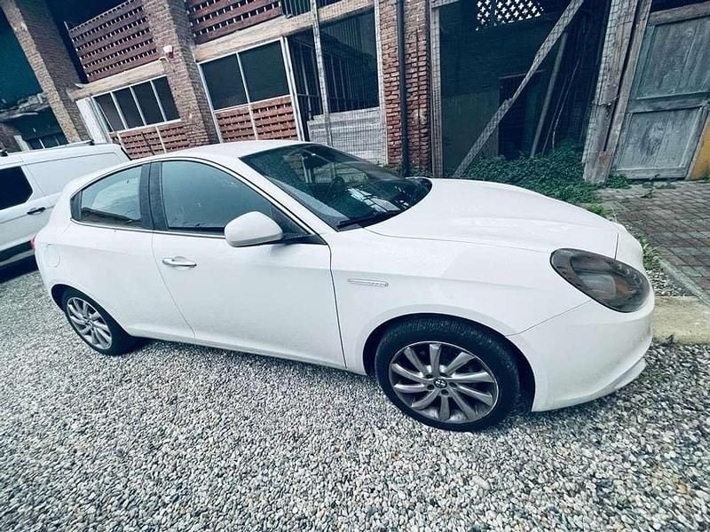 Usata Alfa Romeo Giulietta Distinctive 105 CV (77 kW) 2015 Utilitaria