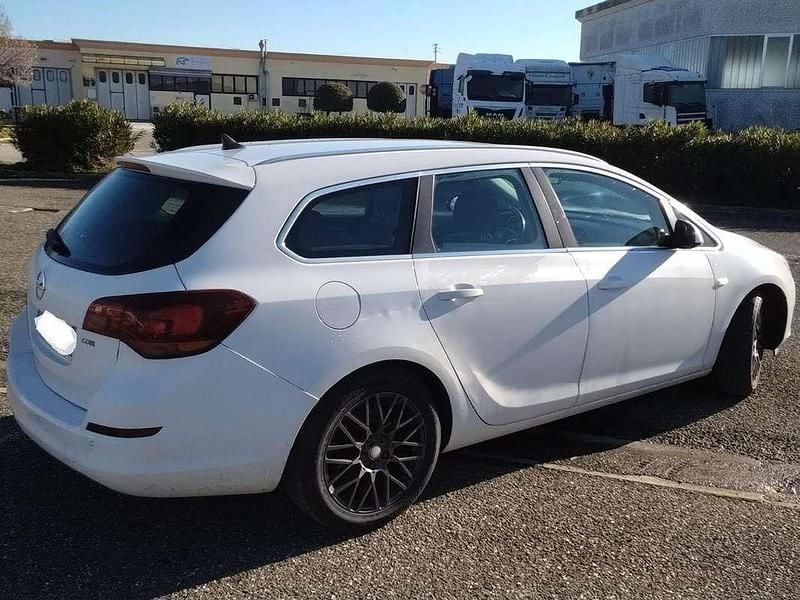 Usata Opel Astra Cosmo 125 CV (91 kW) 2011 Bianco Station wagon
