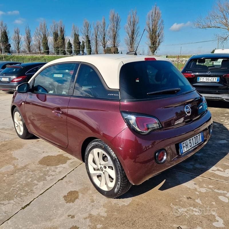 Usata Opel Adam 70 CV (51 kW) 2017 Viola Utilitaria