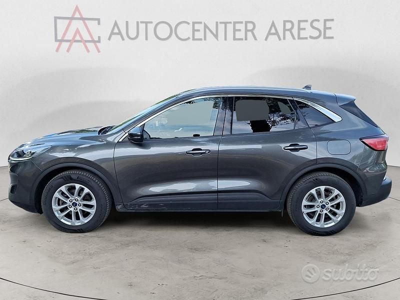 Usado Ford Kuga Titanium 120 CV (88 kW) 2024 Gris SUV