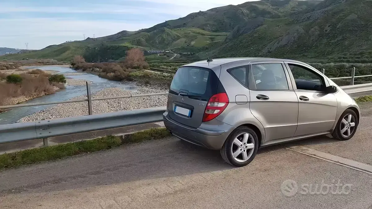 Usata Mercedes A180 109 CV (80 kW) 2005 Grigio Berlina