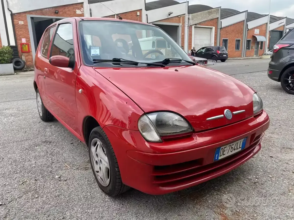 Usata Fiat 600 54 CV (39 kW) 2006 Rosso Utilitaria