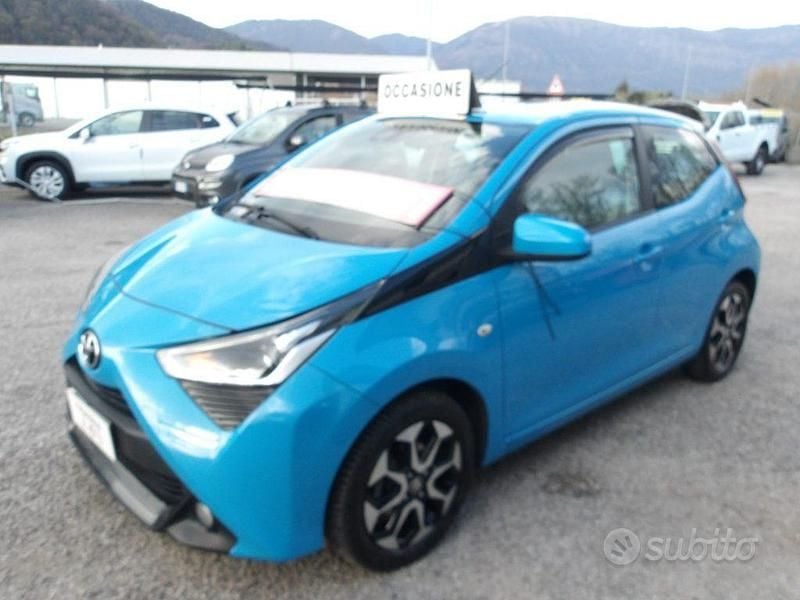 Begagnad Toyota Aygo 72 HK (52 kW) 2018 Blå Halvkombi