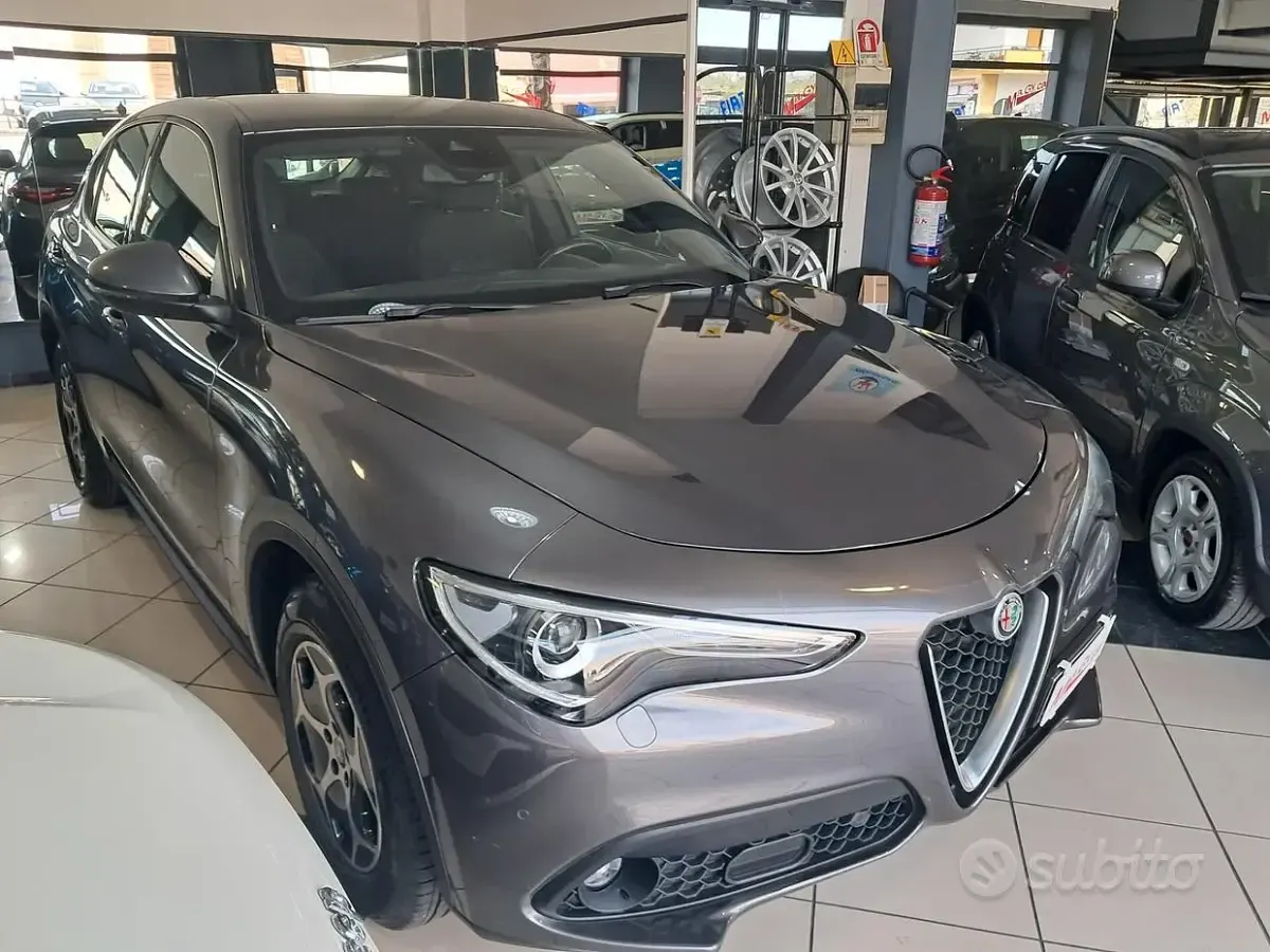 Usata Alfa Romeo Stelvio Super 190 CV (139 kW) 2023 Grigio SUV