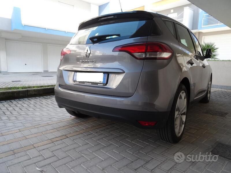 Usata Renault Scénic IV 150 CV (110 kW) 2019 Grigio Monovolume
