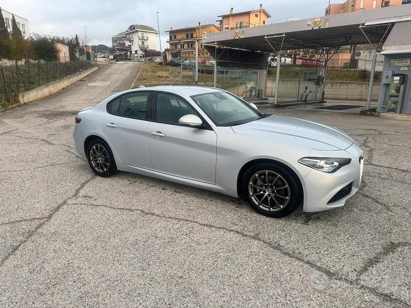 Usata Alfa Romeo Giulia 160 CV (117 kW) 2021 Berlina