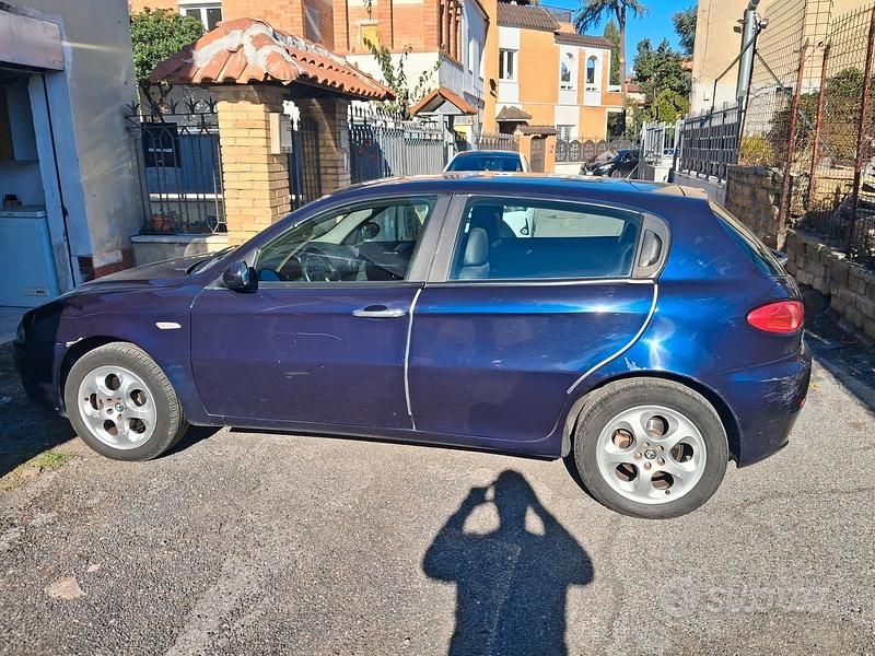 Usata Alfa Romeo 147 120 CV (88 kW) 2005 Utilitaria