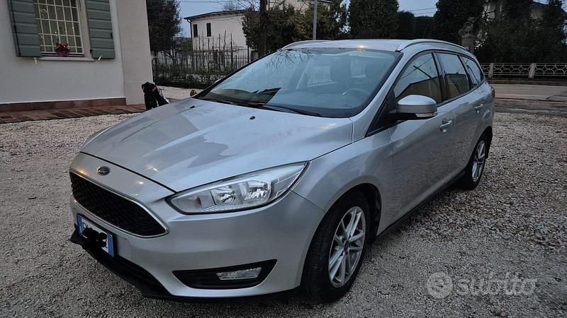 Usata Ford Focus 120 CV (88 kW) 2017 Grigio Station wagon