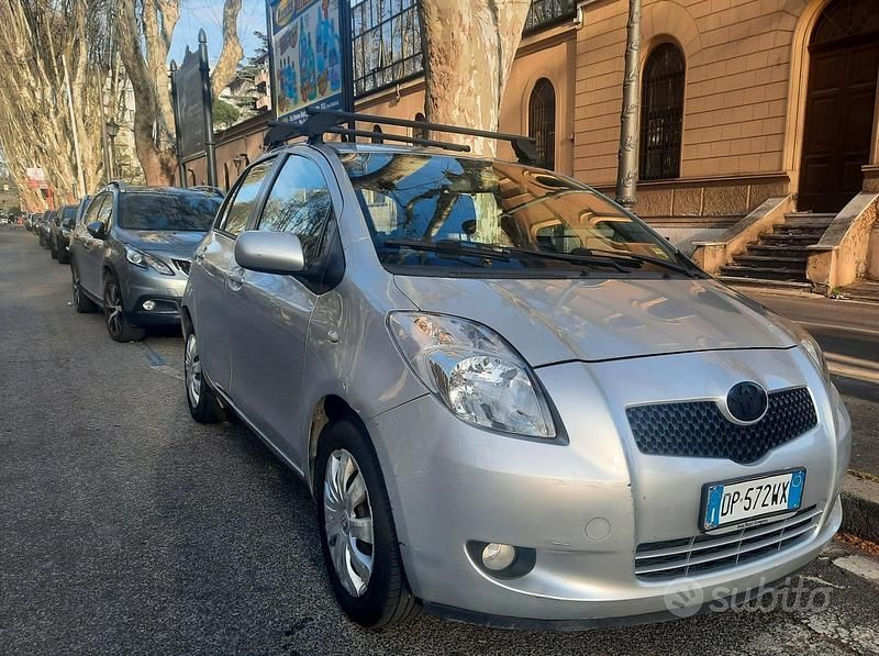 Usata Toyota Yaris 87 CV (63 kW) 2008 Grigio Monovolume