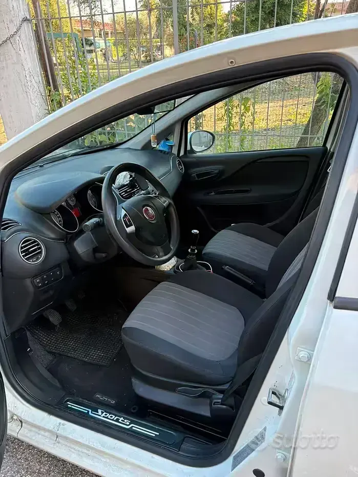 Usata Fiat Grande Punto 69 CV (50 kW) 2017 Bianco Utilitaria