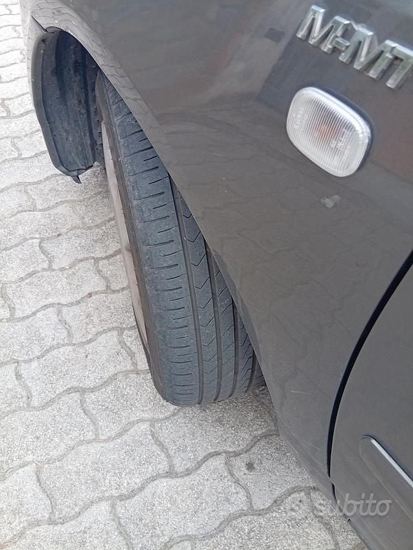 Usata Toyota Corolla 97 CV (71 kW) 2004 Grigio Utilitaria