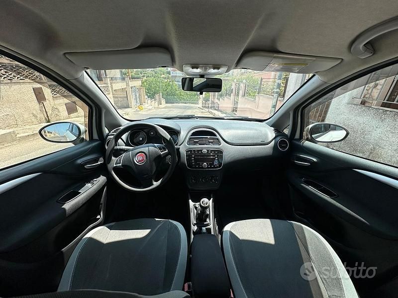 Usata Fiat Grande Punto 75 CV (55 kW) 2013 Bianco Utilitaria