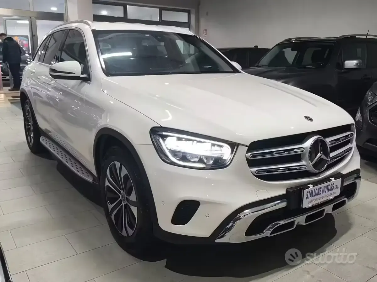 Usata Mercedes GLC220 Executive 194 CV (142 kW) 2020 Bianco Station wagon