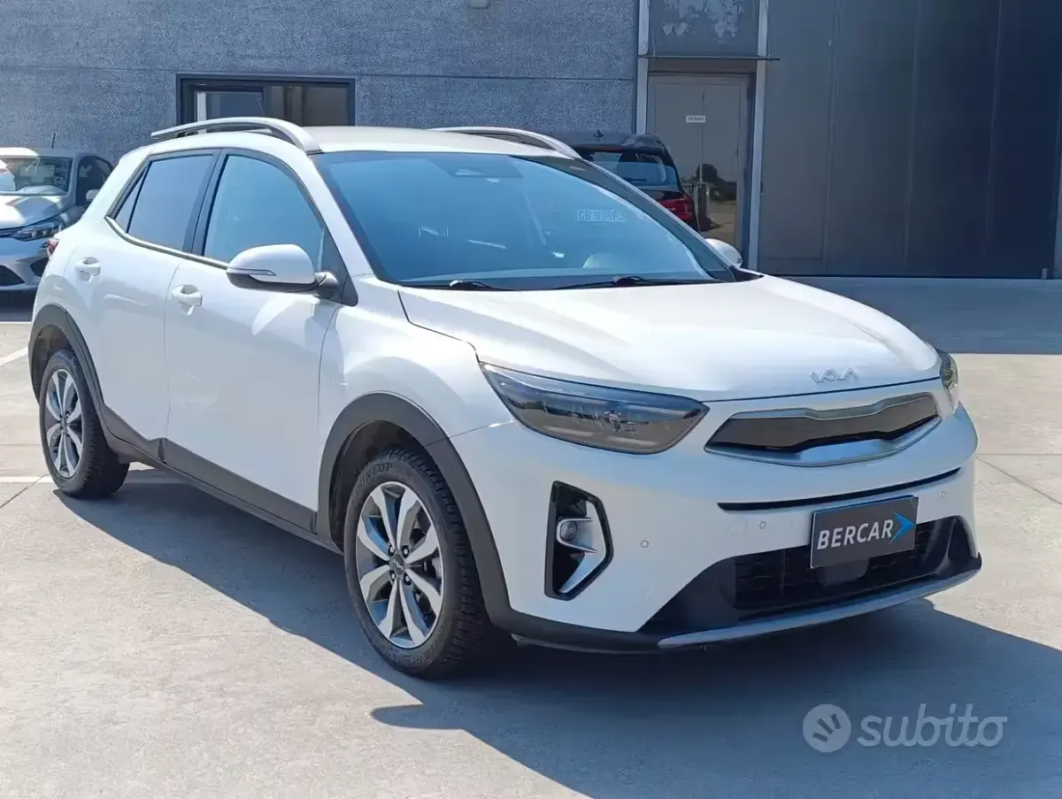 Usata Kia Stonic Style 82 CV (60 kW) 2023 Bianco SUV