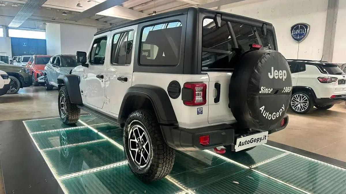 Usata Jeep Wrangler Unlimited Rubicon 272 CV (200 kW) 2025 Bianco SUV
