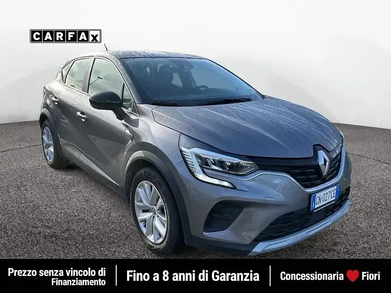 Begagnad Renault Captur Equilibre 143 HK (105 kW) 2023 Grå SUV