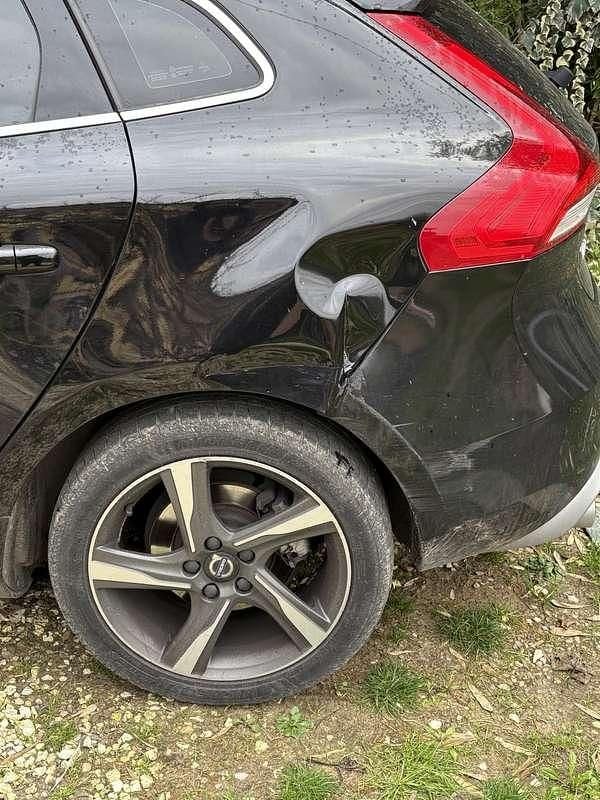 Usata Volvo V40 R-Design Kinetic 120 CV (88 kW) 2016 Berlina