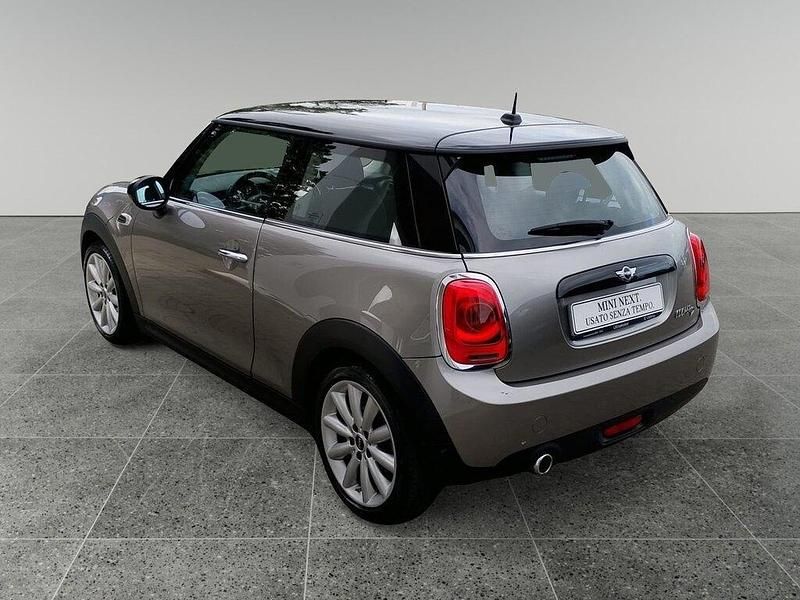 Usata Mini Cooper D Business 116 CV (85 kW) 2018 Grigio metallizzato chiaro Utilitaria