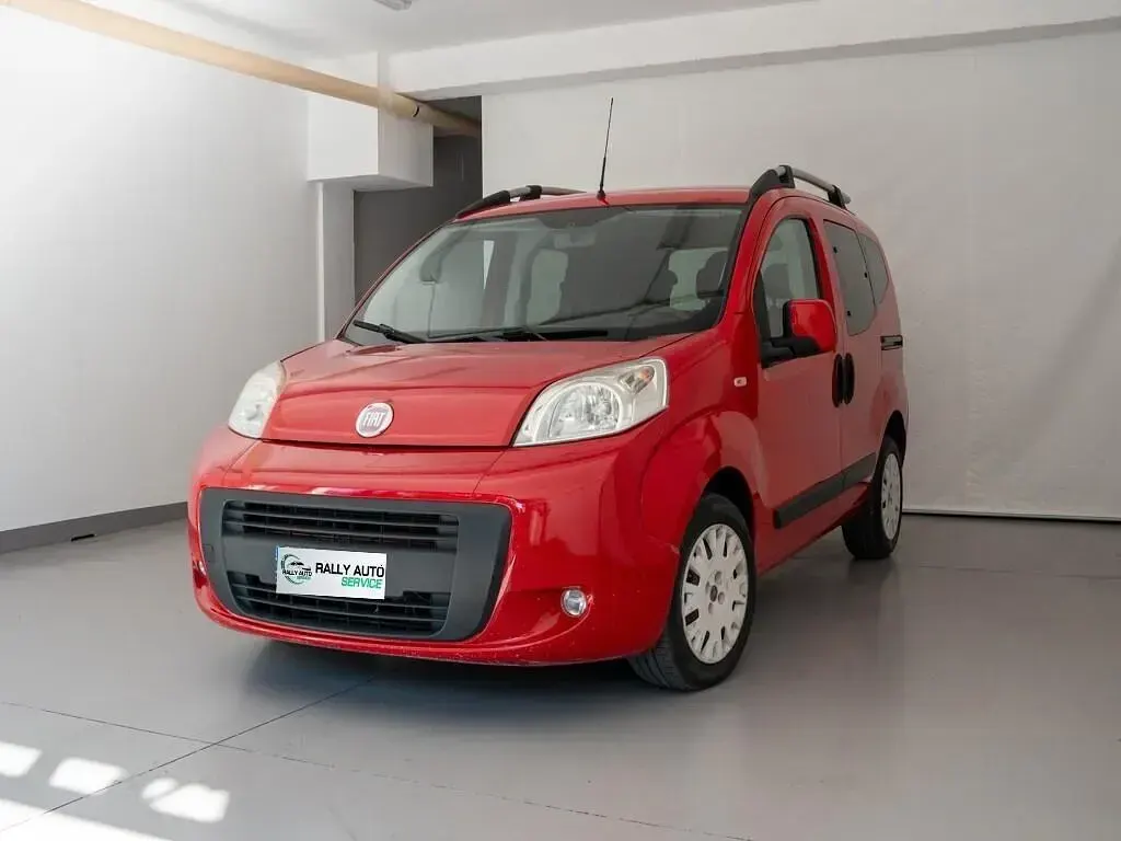 Usata Fiat Qubo Trekking 75 CV (55 kW) 2011 Rosso Monovolume