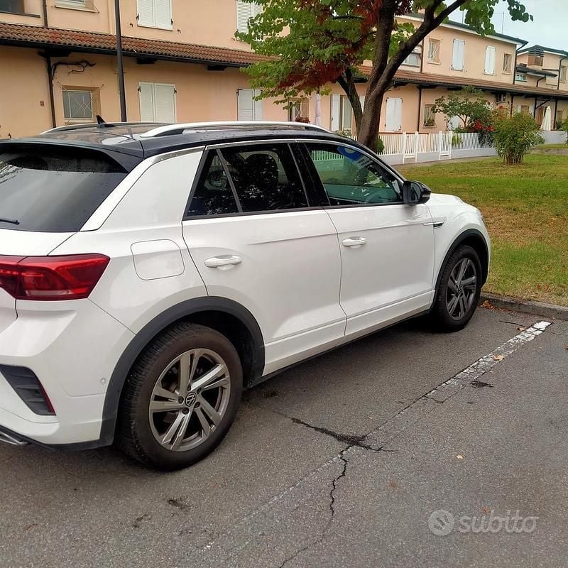 Usata VW T-Roc R-line 110 CV (80 kW) 2023 Bianco SUV