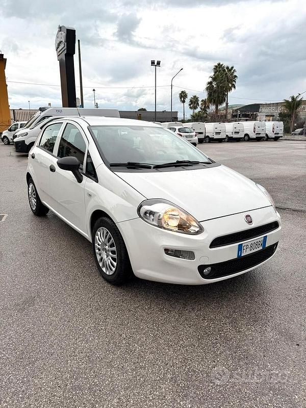 Usata Fiat Punto 95 CV (69 kW) 2018 Bianco Berlina