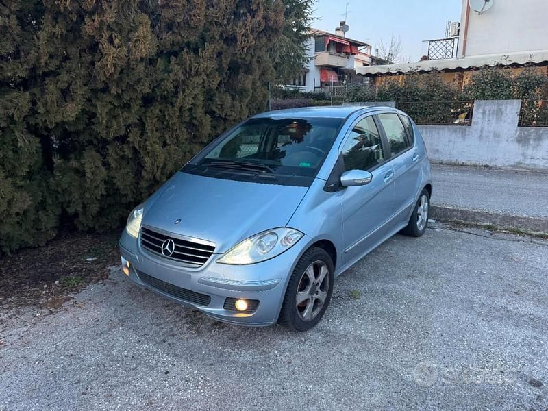 Usata Mercedes A180 Avantgarde 109 CV (80 kW) 2008 Grigio Berlina