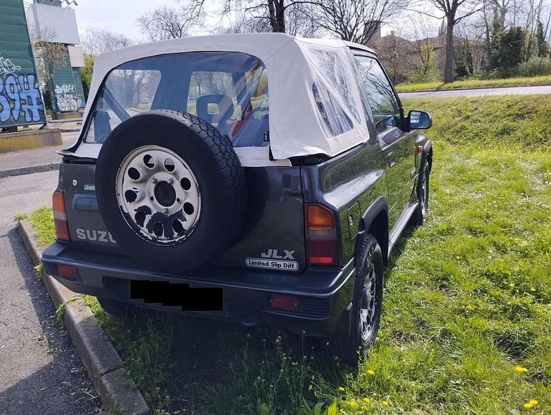 Usata Suzuki Vitara 77 CV (56 kW) 1990 Grigio SUV