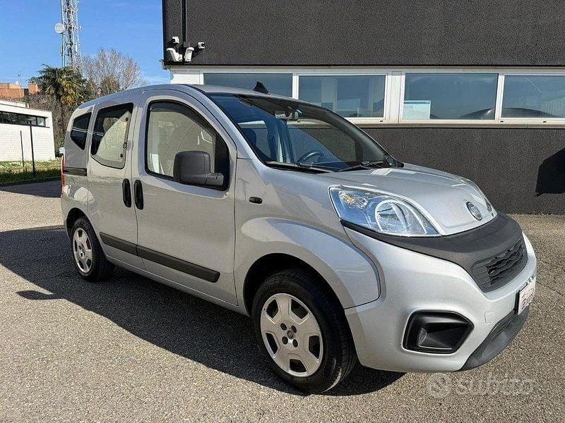 Usata Fiat Qubo Easy 77 CV (56 kW) 2018 Grigio Monovolume